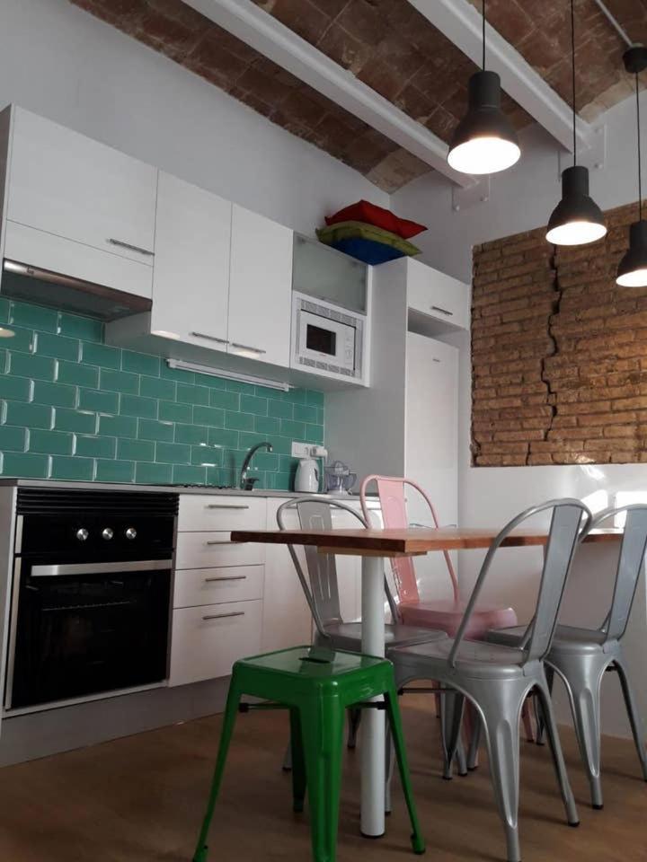 Colour Pop Fira By Myrentalhost Оспиталет-де-Льобрегат Экстерьер фото